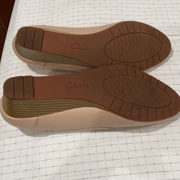 Beautiful low platform elegant shoes,size 8 or 39 - Picture 4 of 5